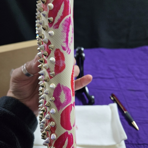 🧡💗CHRISTIAN LOUBOUTIN KISS STUDDED WALLET WITH WRISTLET STRAP - Picture 6 of 10